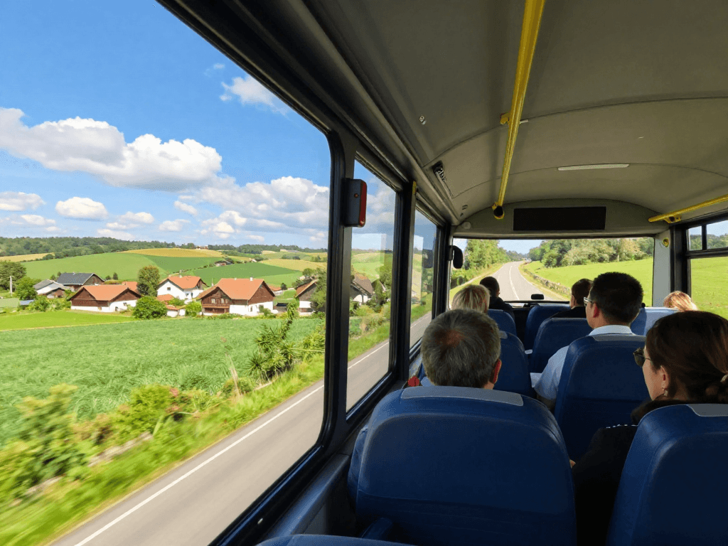 Transport sigur și punctual în Europa cu Davo Group - servicii de livrare și transport pasageri fără stres.